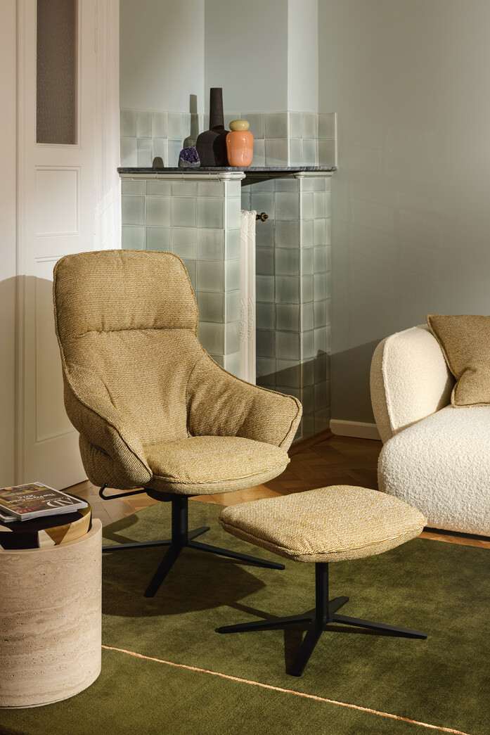 2025 Freifrau Thatenhorst MARIE Lounge Chair High Sahco Safire 016 96dpi