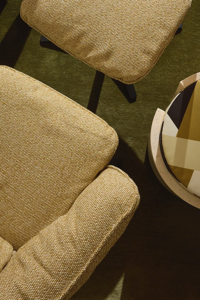 2025 Freifrau Thatenhorst MARIE Lounge Chair High Sahco Safire 016 Detail 96dpi