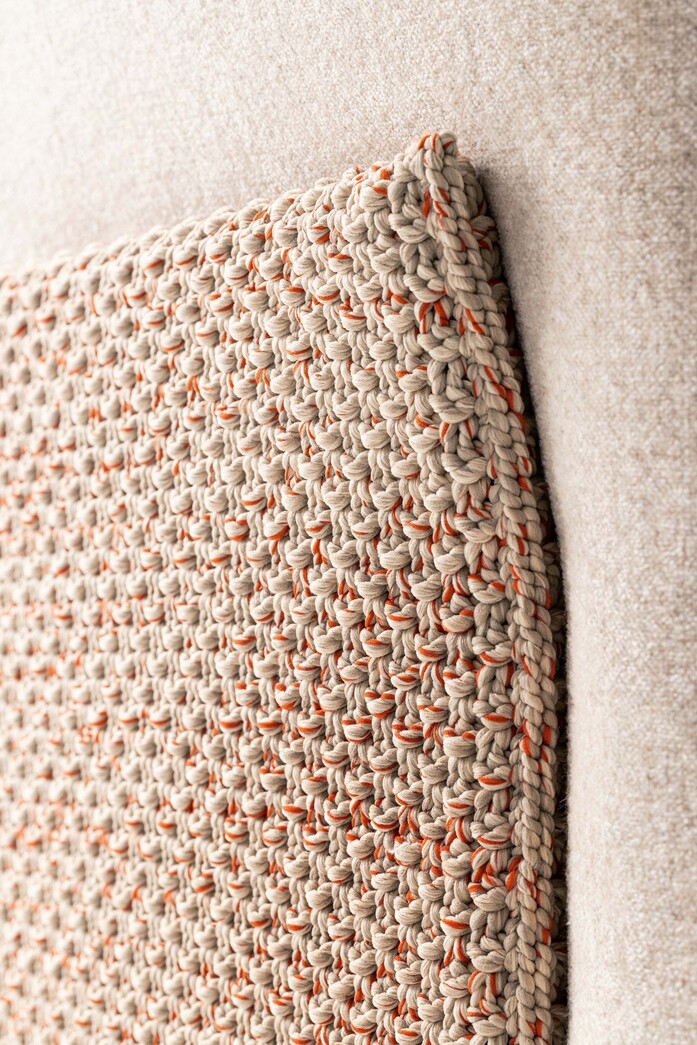 Arno sofa detail 3 Paola Lentisrl ph by Sergio Chimenti