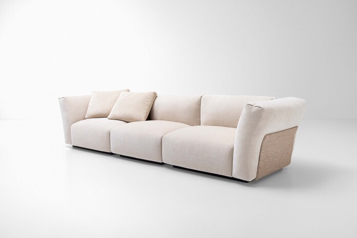 Arno sofa three seater 6 Paola Lentisrl ph by Sergio Chimenti