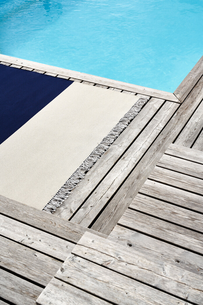 Beach 15380405 col navy blue light sand ends with fringes woodnotes 1