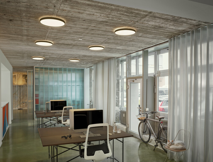 SLICE2 PI Ceiling XL black 2503nowoffice 0075ret4 Foto Studio Olaf Becker s RGB 300dpi A4