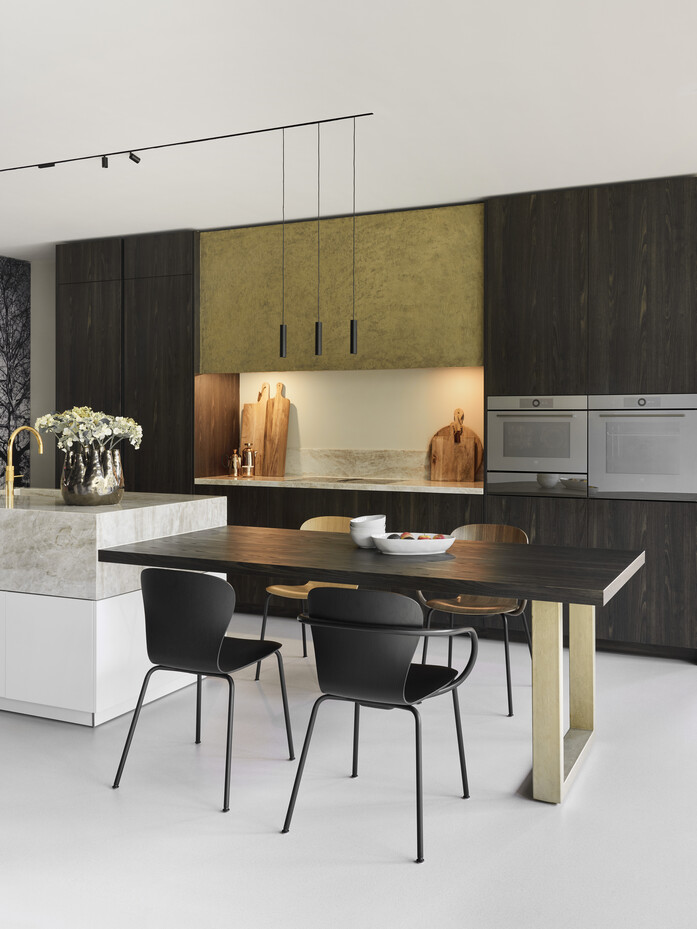 Thonet CGA S 220 S 220 F Eiche schwarz gebeizt Jun24 FF