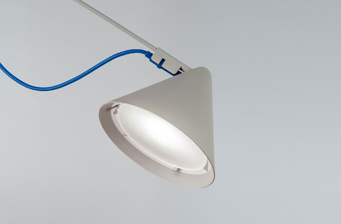B 11 midgard licht AYNO silk grey TC ultramarin lampshade shining detail foto jenner egberts