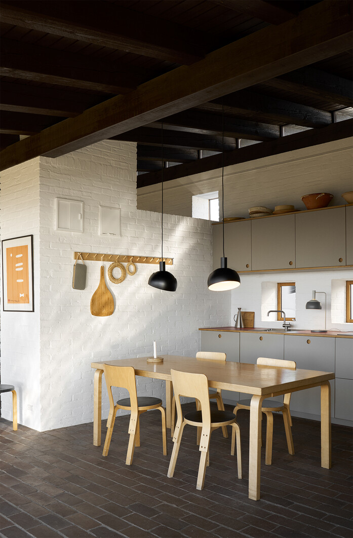 B FJ Elements Fredericia Kitchen Black 2 Pendant Angle ON 0996