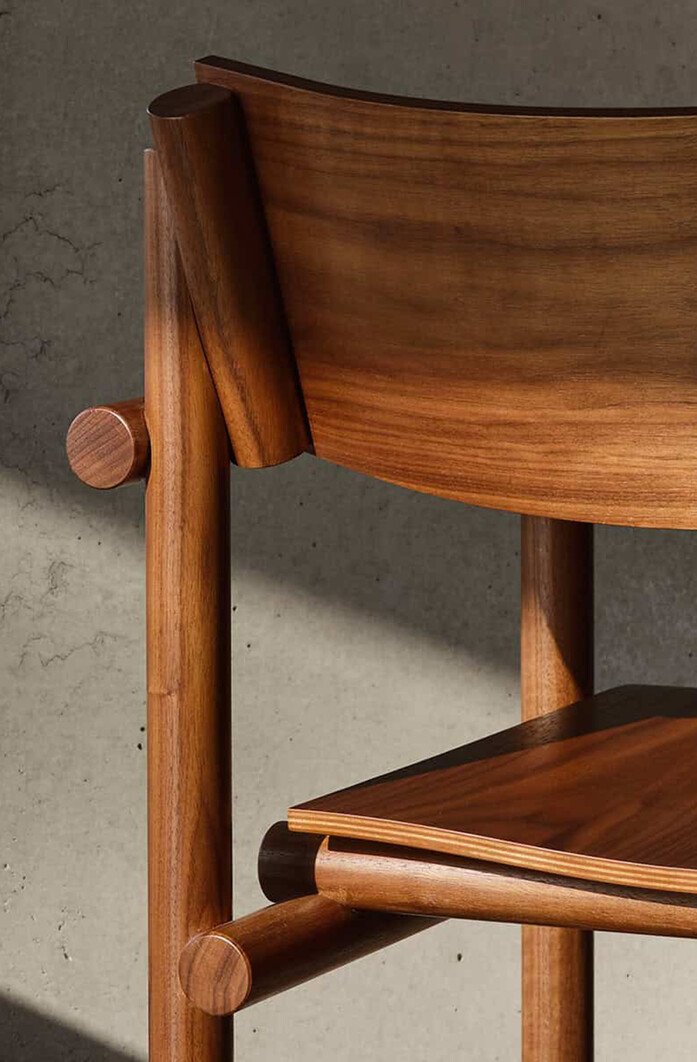 B G KNO 2591201 100655998 walnut v1 001