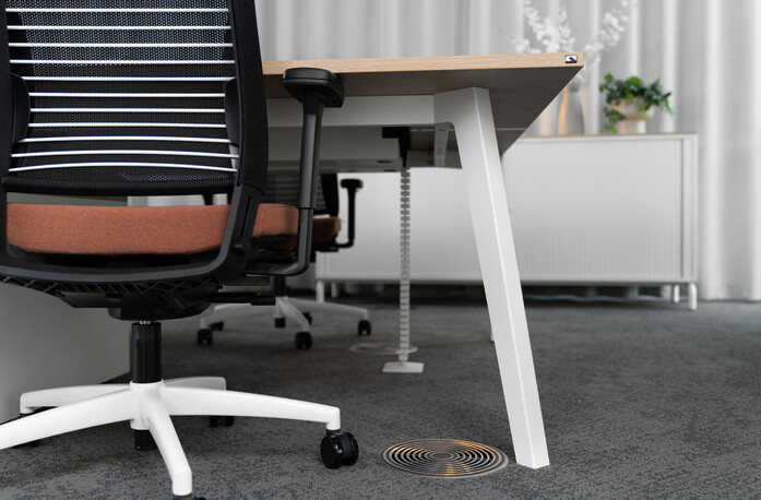 Connect bench konischer fuss conical base 2