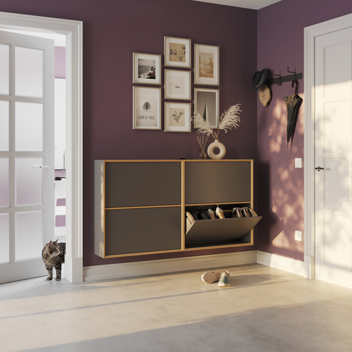 Mm 2025 s30 31 VERTIKO Kommode 74x24x80cm RAL4500 Schichtholz Milieubild