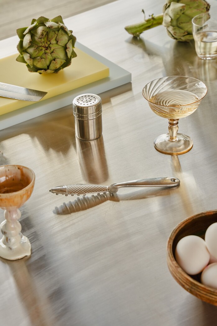 Vipp900 v4 kitchen julia khan anselmo campaign detail 07