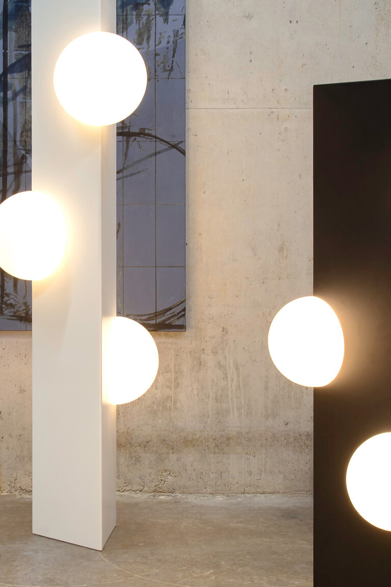 Sfera Black & White