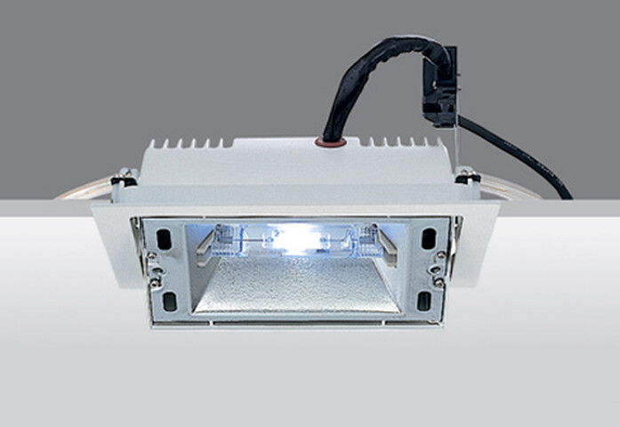 Swiveling Built In Lights 7