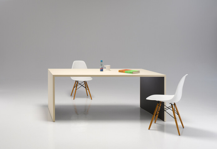 U Desk 2