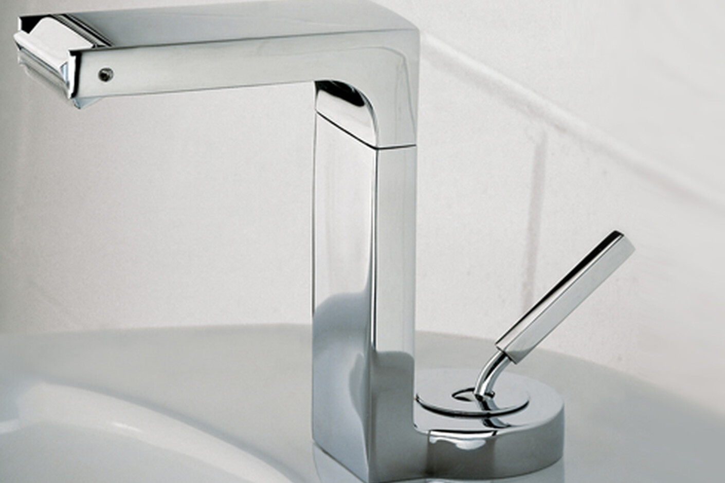 Waterblade_j basin mixer small