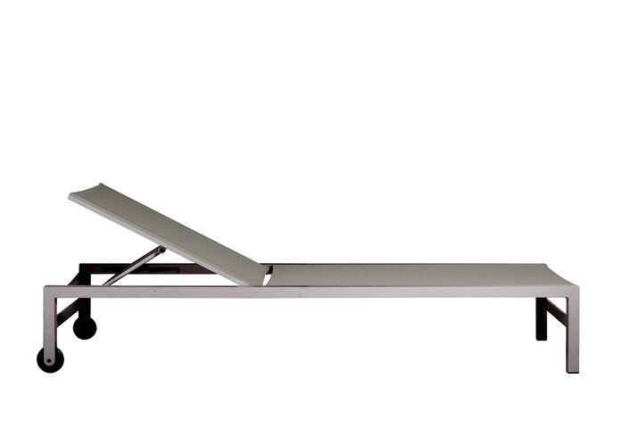 Forum Lounger 4
