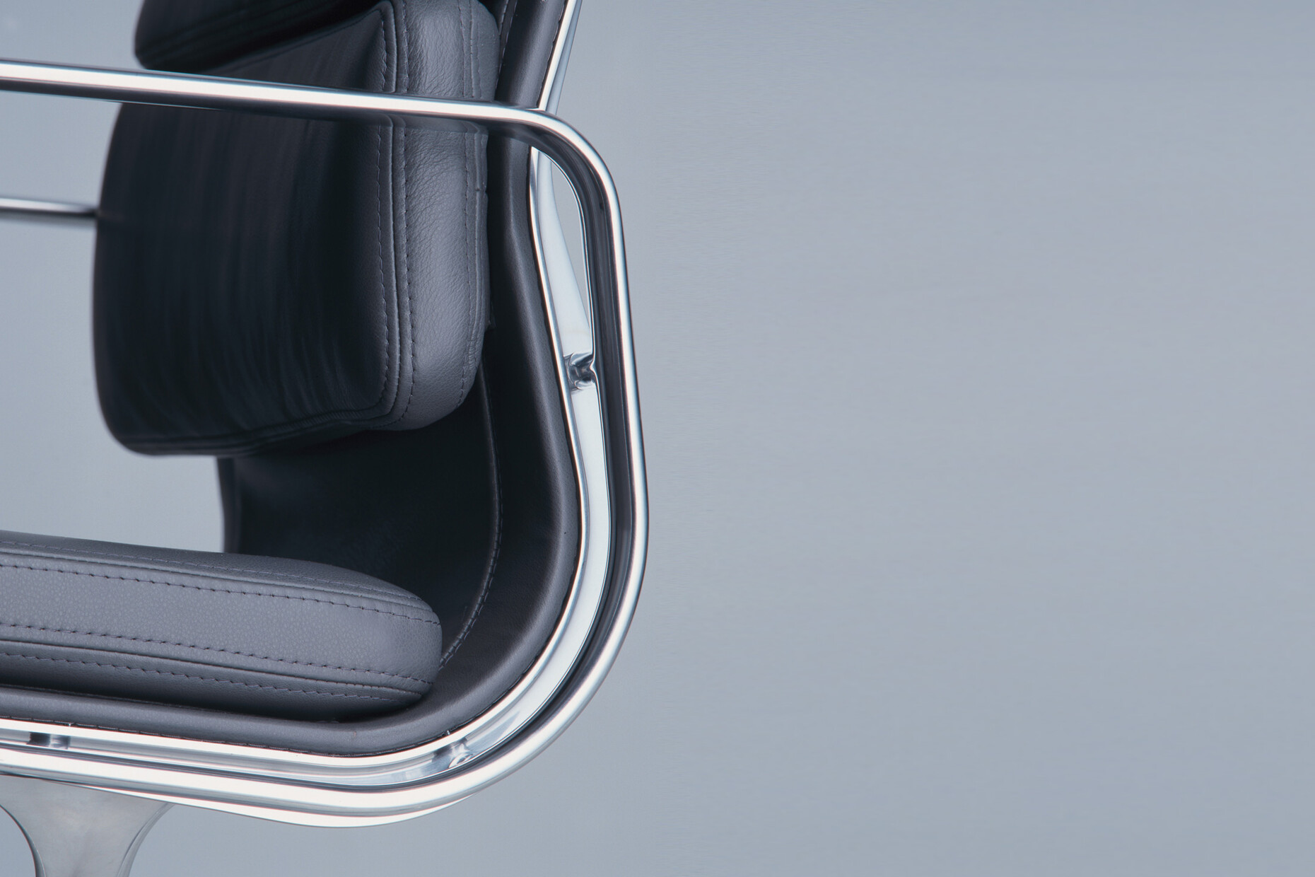 Soft Pad swivel chair high by Vitra STYLEPARK