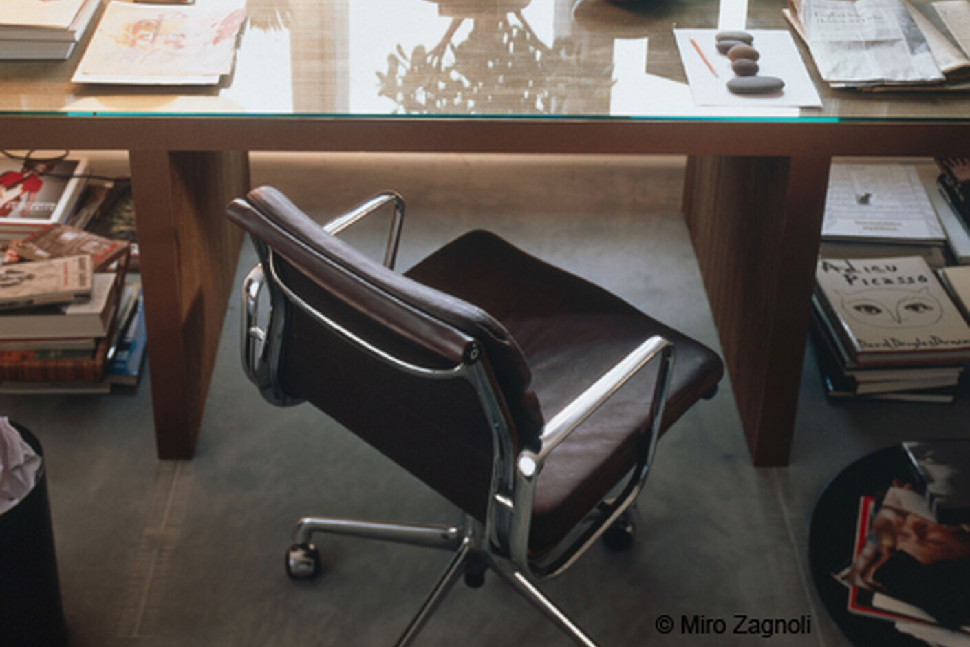 Soft Pad swivel chair by Vitra STYLEPARK