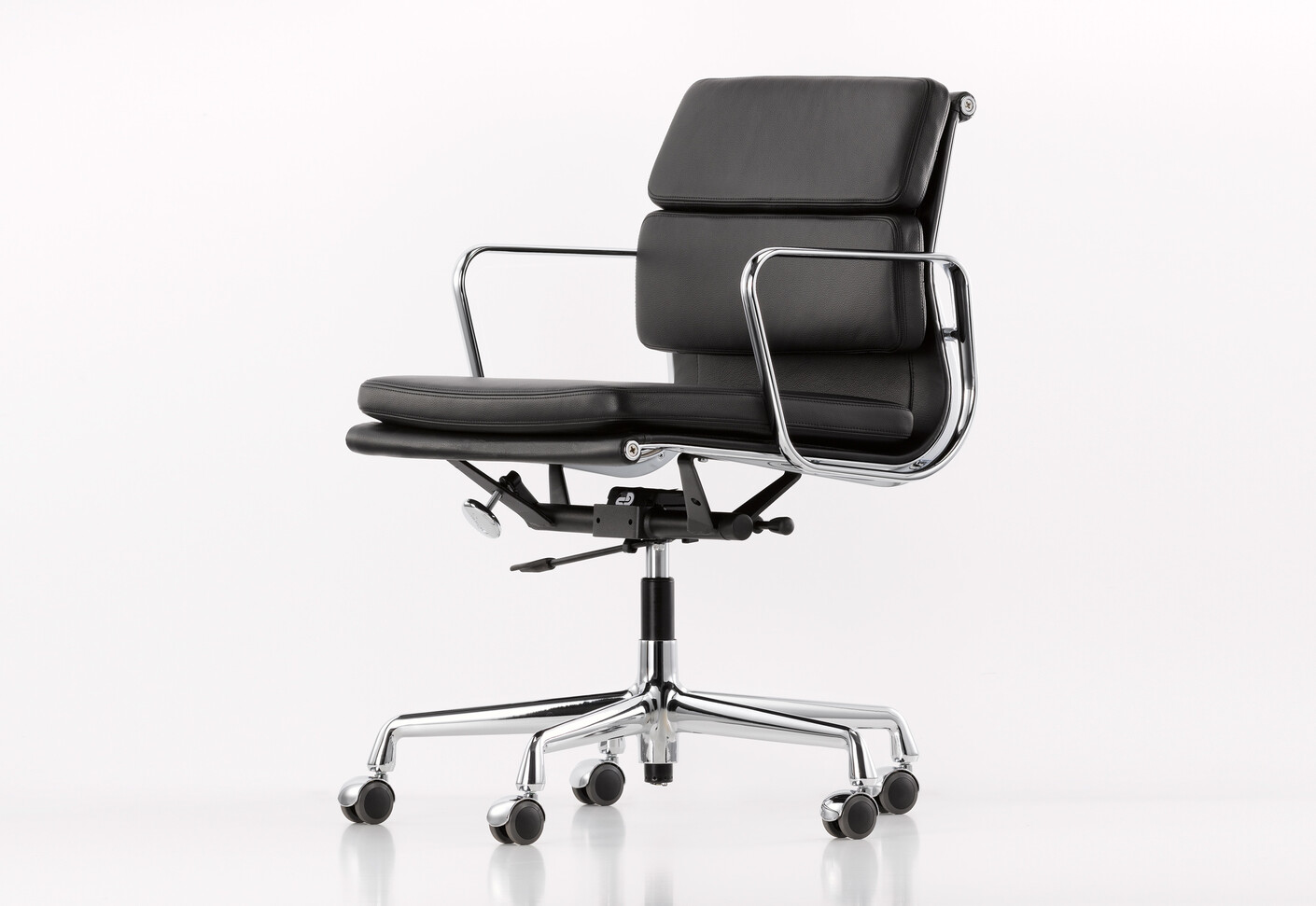 Soft Pad swivel chair by Vitra STYLEPARK